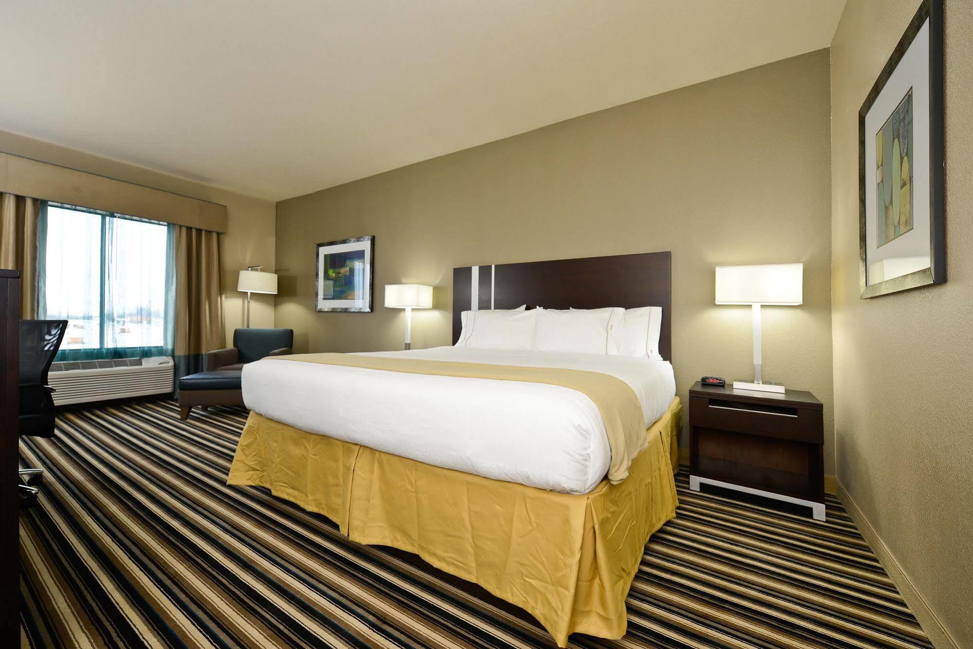 Holiday Inn Express & Suites Forrest City By Ihg Exterior photo